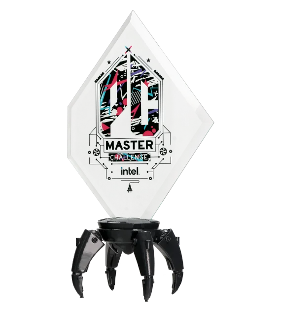 Statuetka PC Master Challenge to szklane trofeum umieszczone na podstawie wykonanej w technologii wydruku 3D - bok